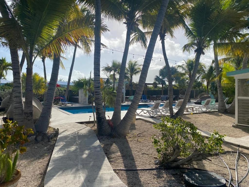 Island Club Turks & Grace Bay Place Aparthotel Exterior photo